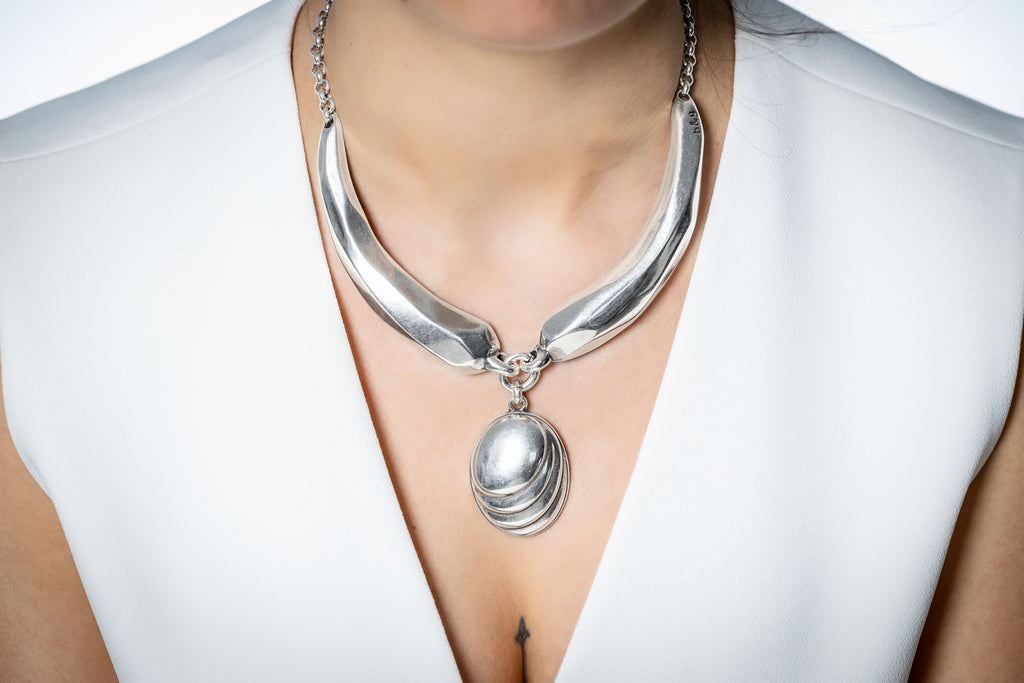 Collar corto con baño de plata