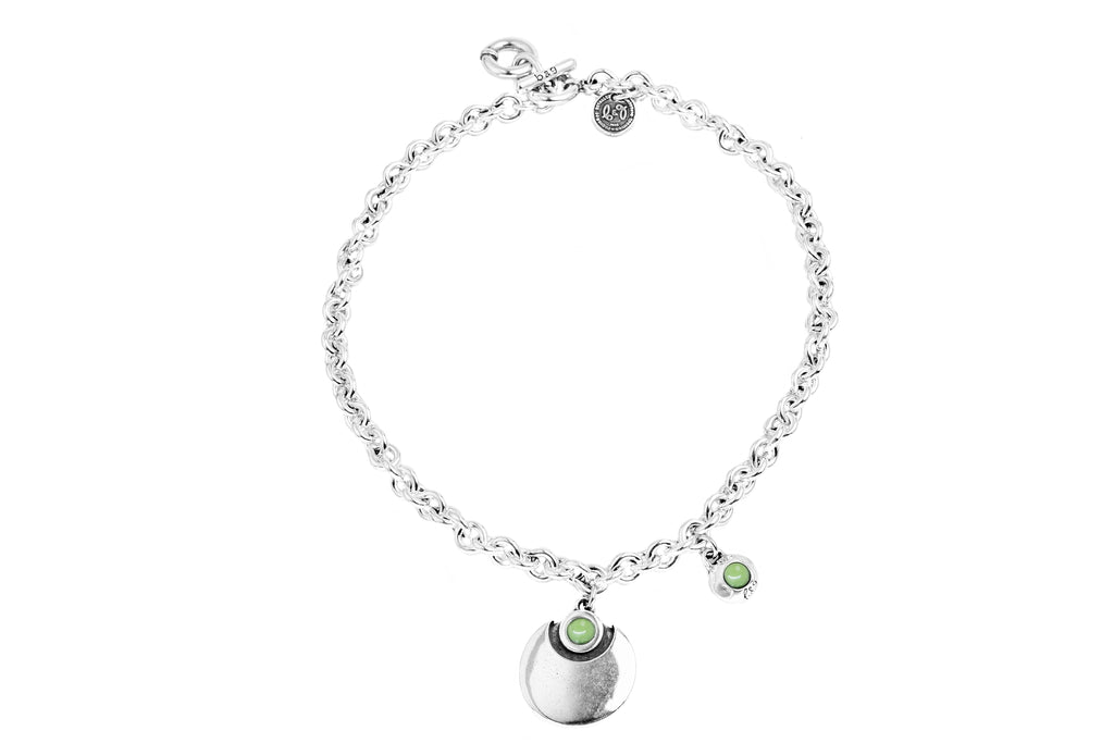 Collar con baño de plata y resina
