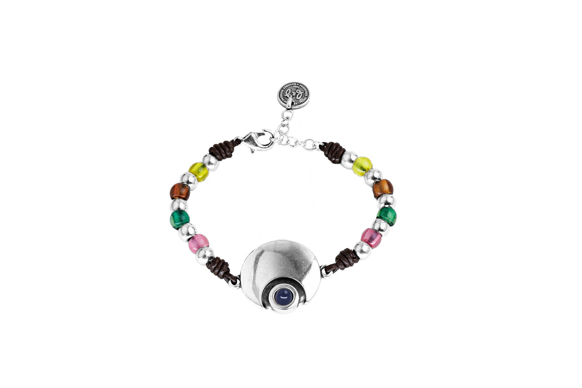 Pulsera con baño de plata, cuero y resina