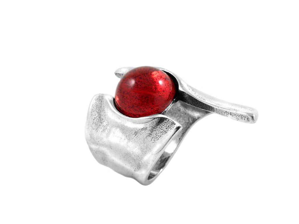 Anillo con baño de plata y resina