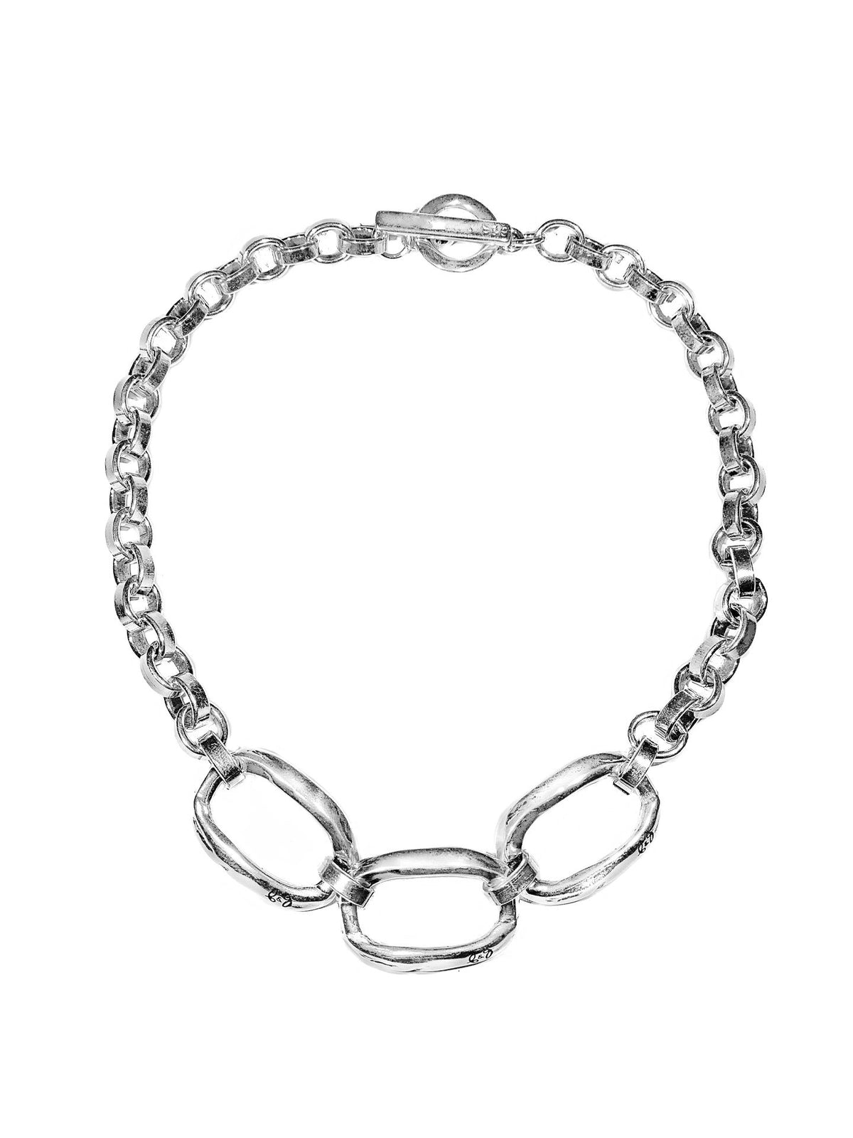 Collar corto con baño de plata