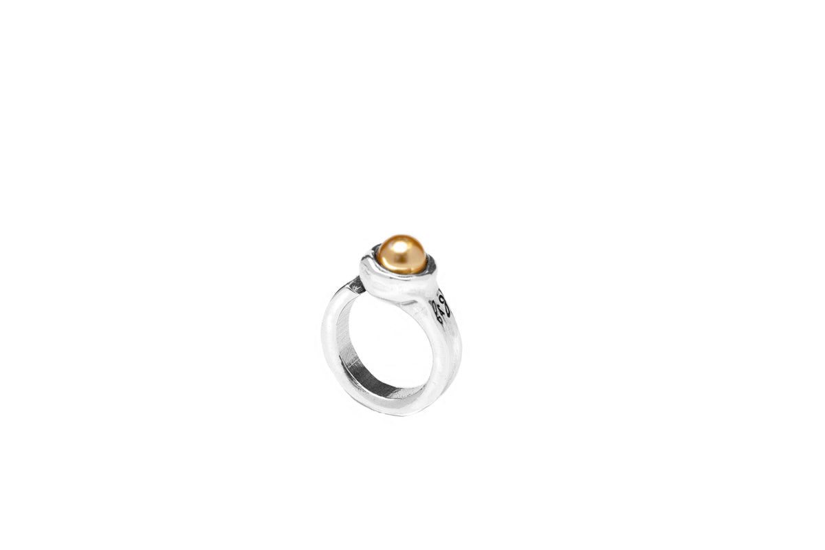 Anillo con baño de plata