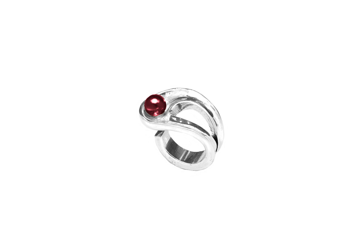 Anillo con baño de plata y cristal