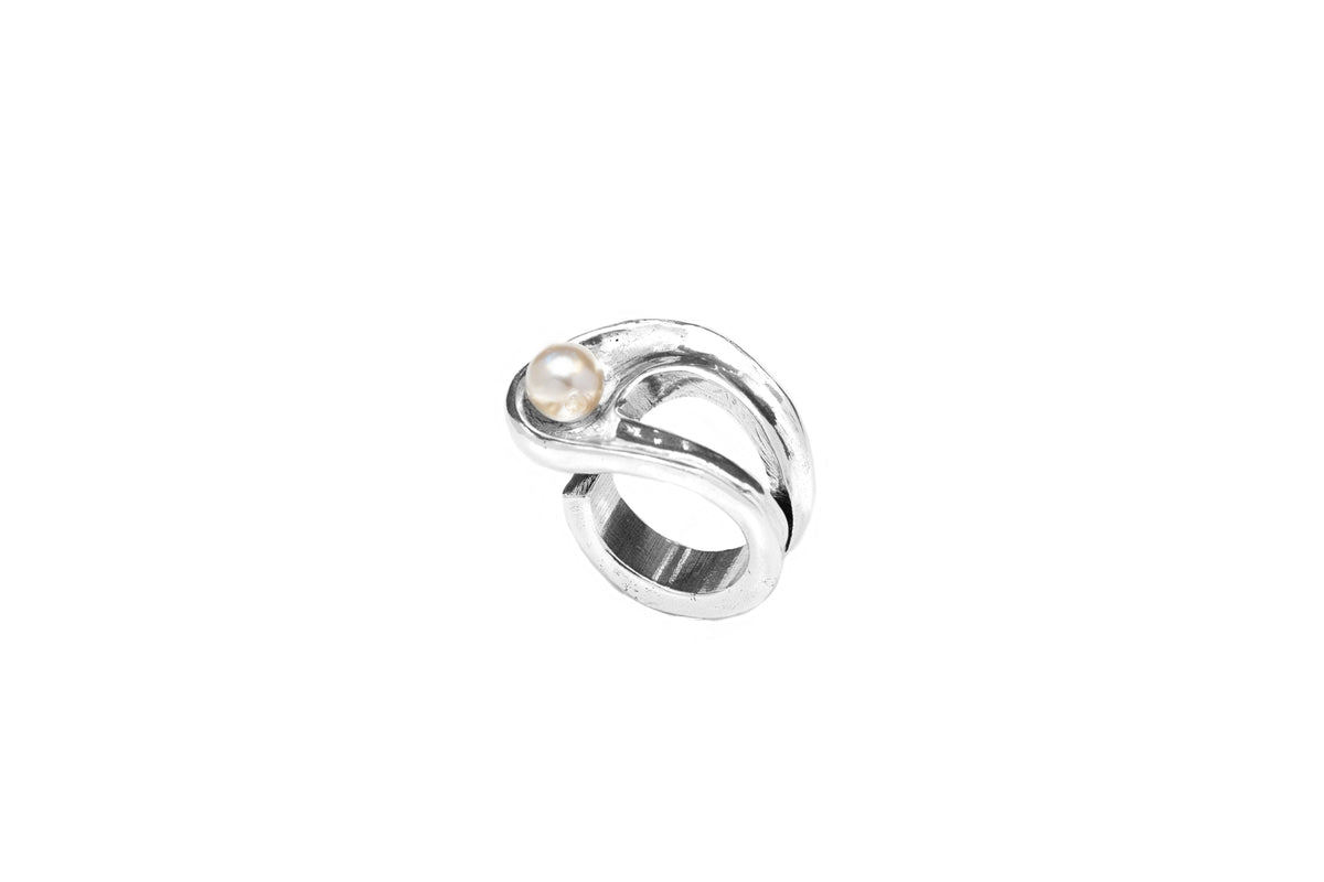 Anillo con baño de plata y cristal