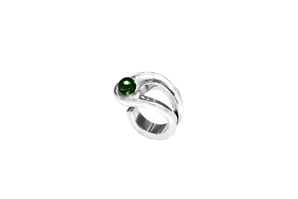 Anillo con baño de plata y cristal