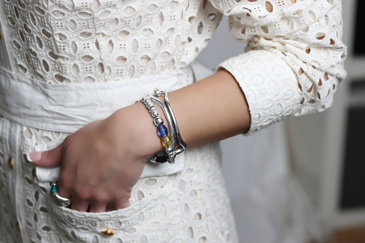 Pulsera con baño de plata y cuentas de cristal