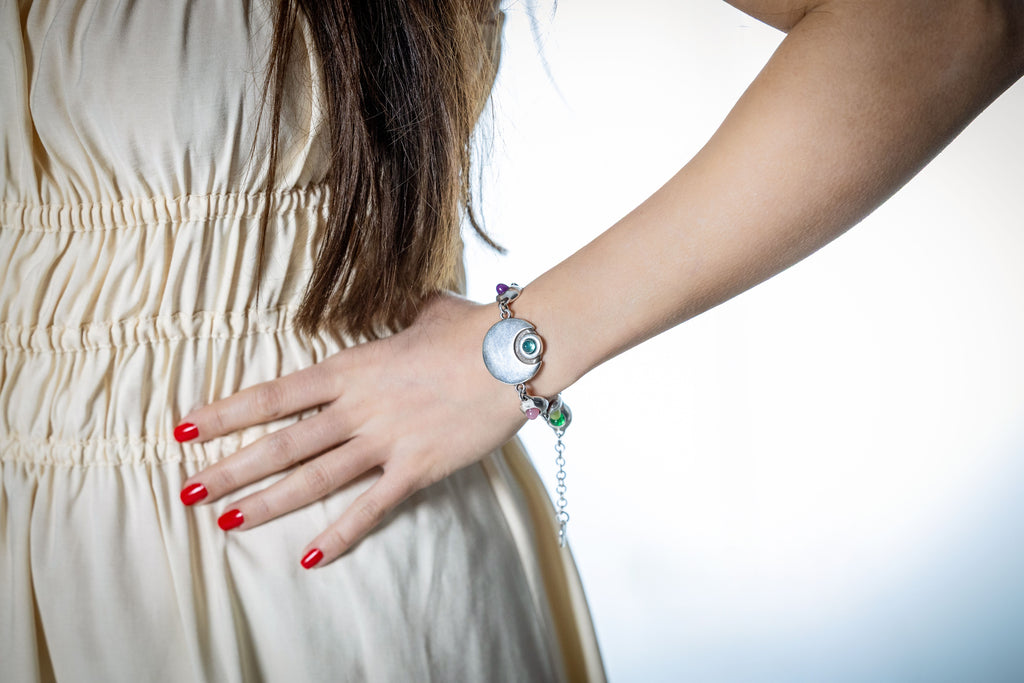 Pulsera con baño de platta y resina
