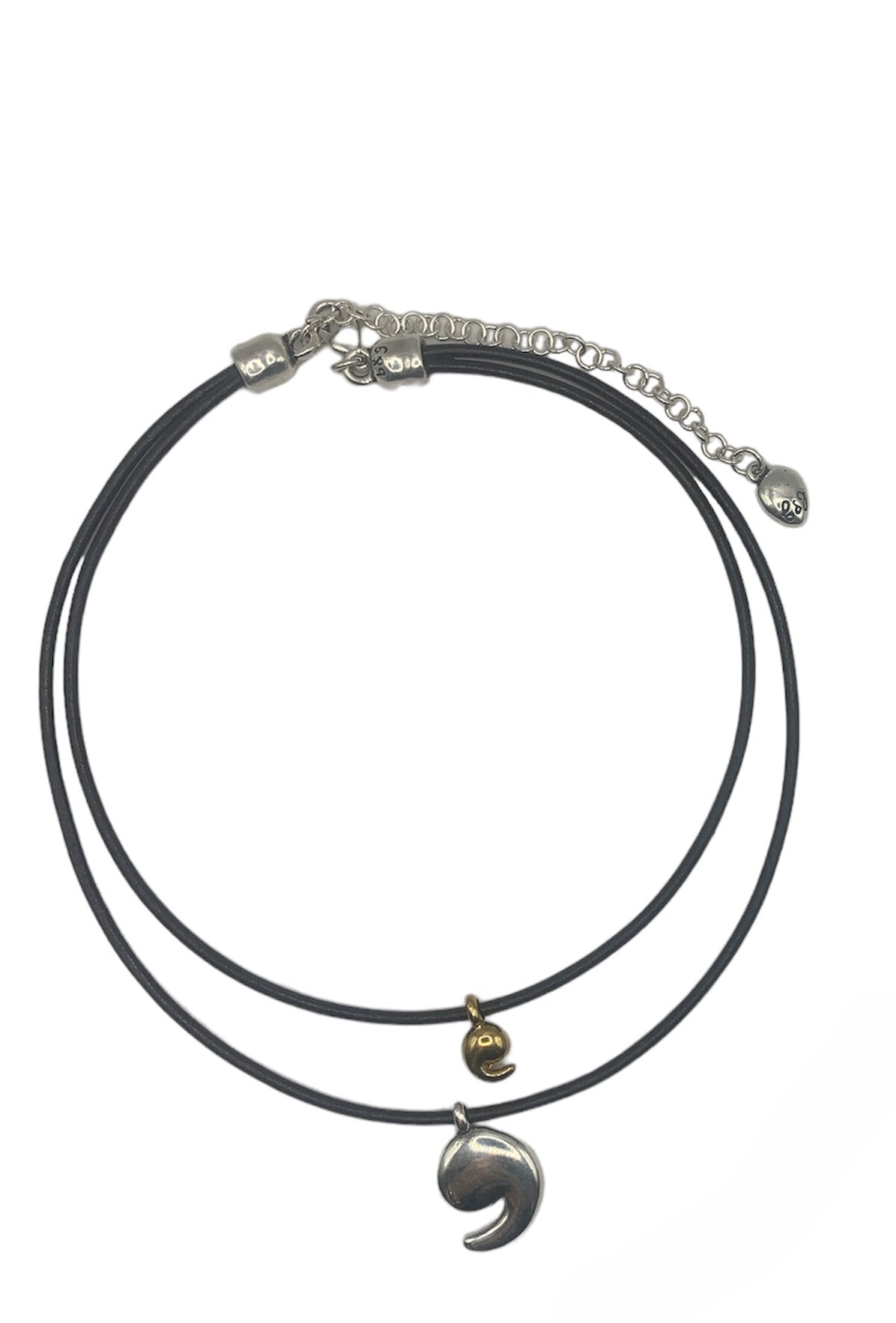 Collar con baño de plata y cuero