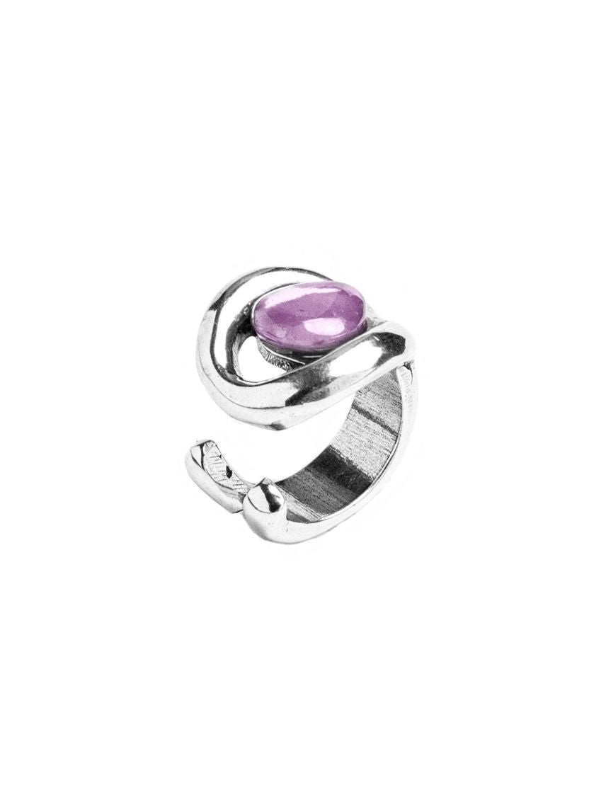 Anillo con baño de plata y resina