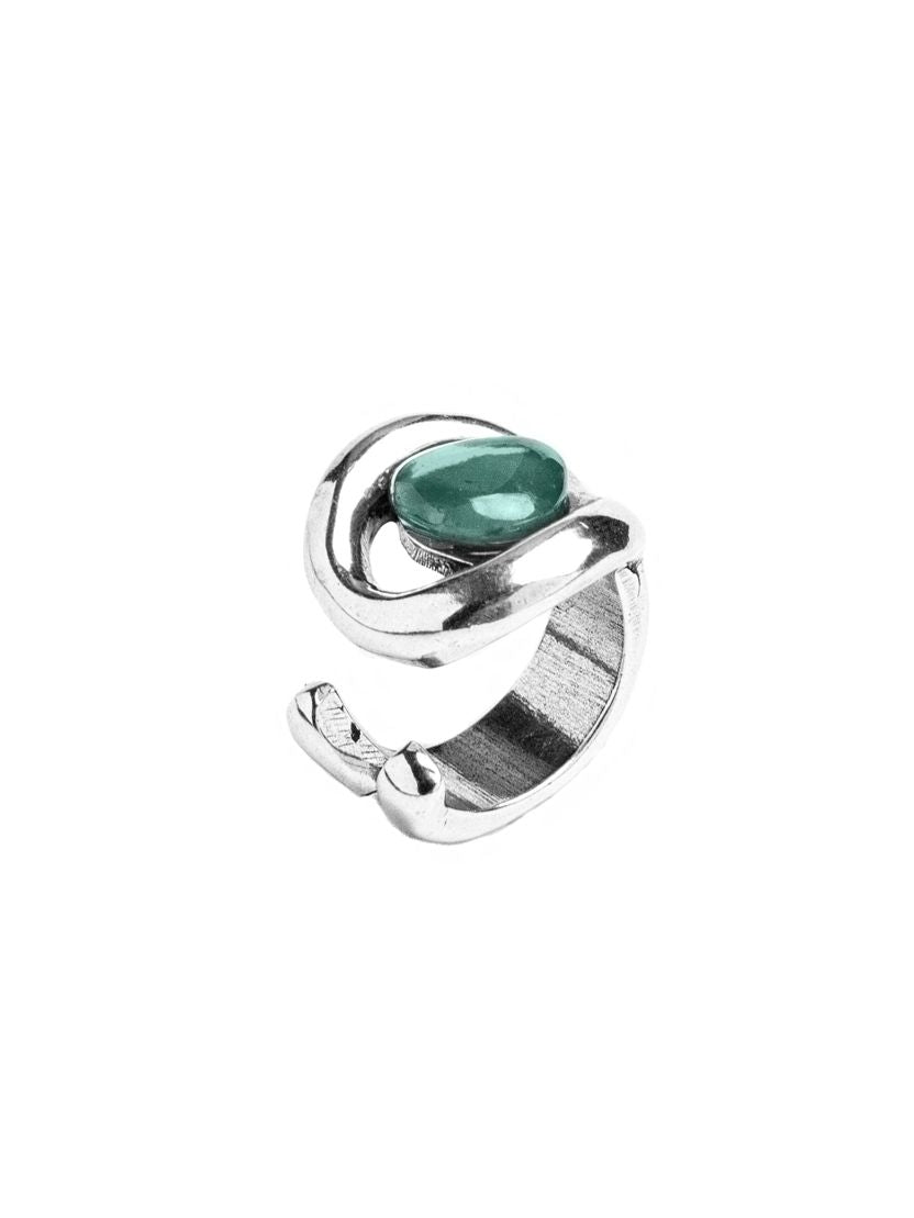 Anillo con baño de plata y resina
