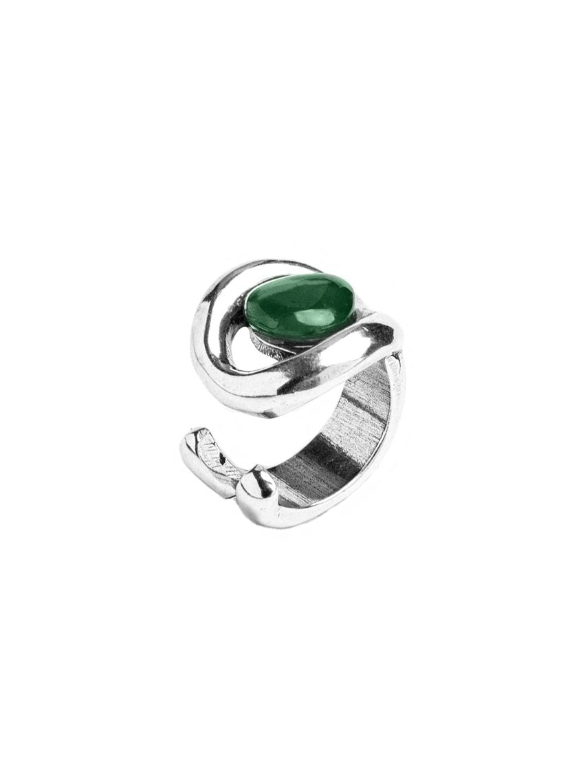 Anillo con baño de plata y resina