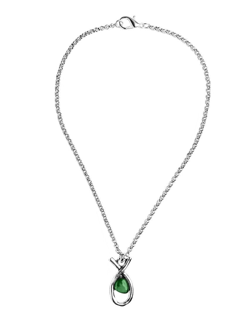 Collar con baño de plata y resina