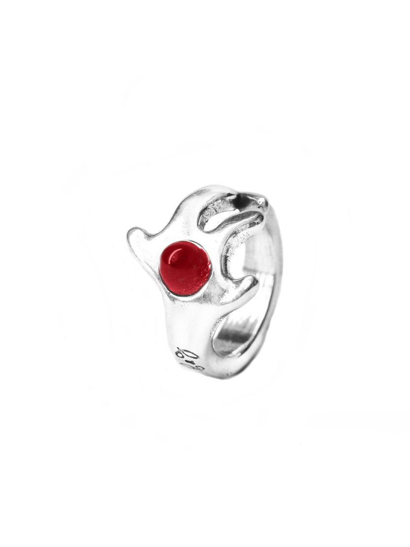 Anillo con baño de plata y resina