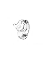Anillo con baño de plata y resina