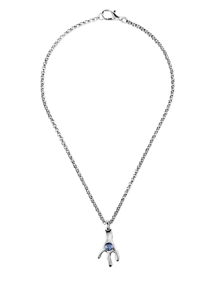 Collar corto con baño de plata y resina