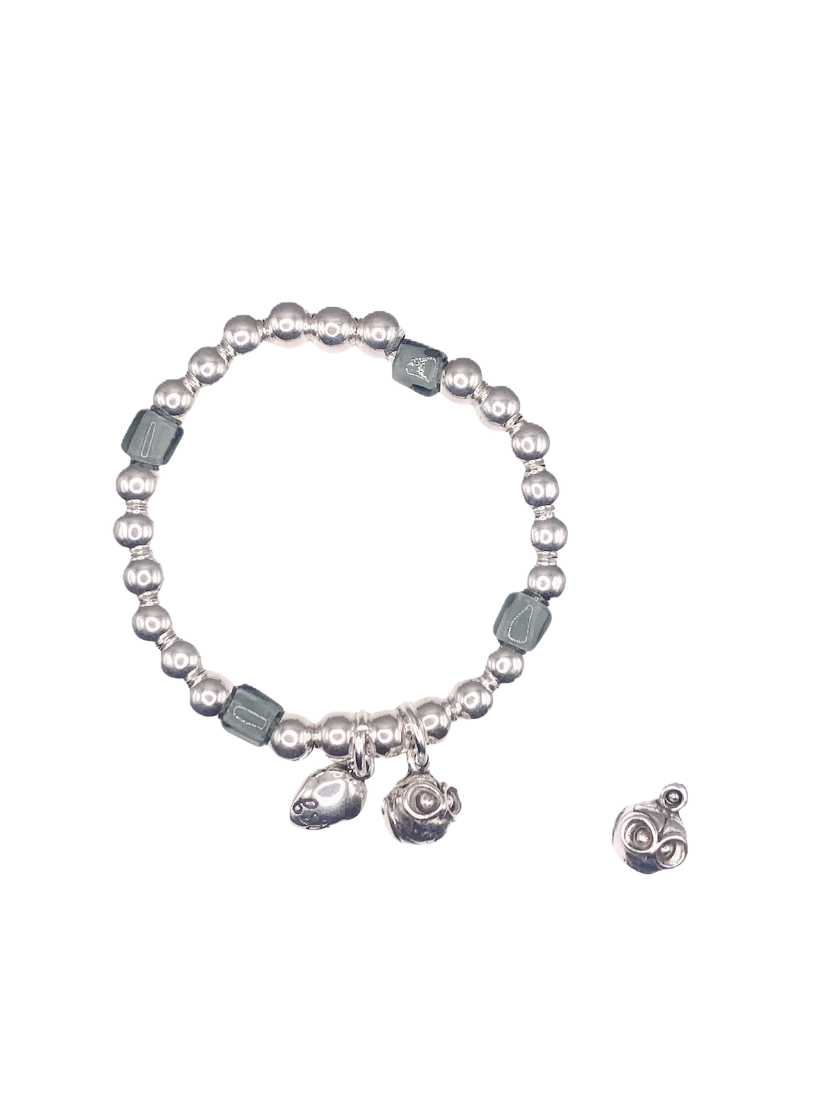 Pulsera Buho con baño de plata y resina