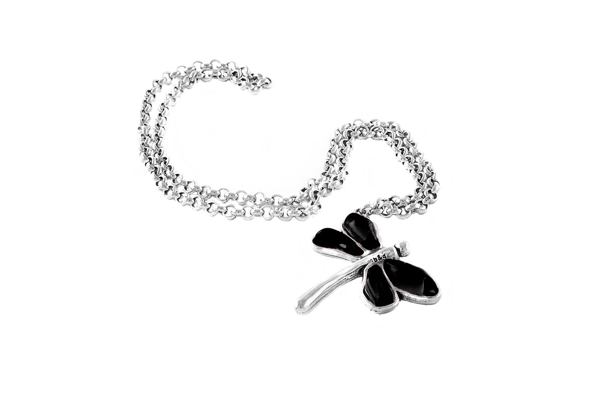 Collar con baño de plata y resina