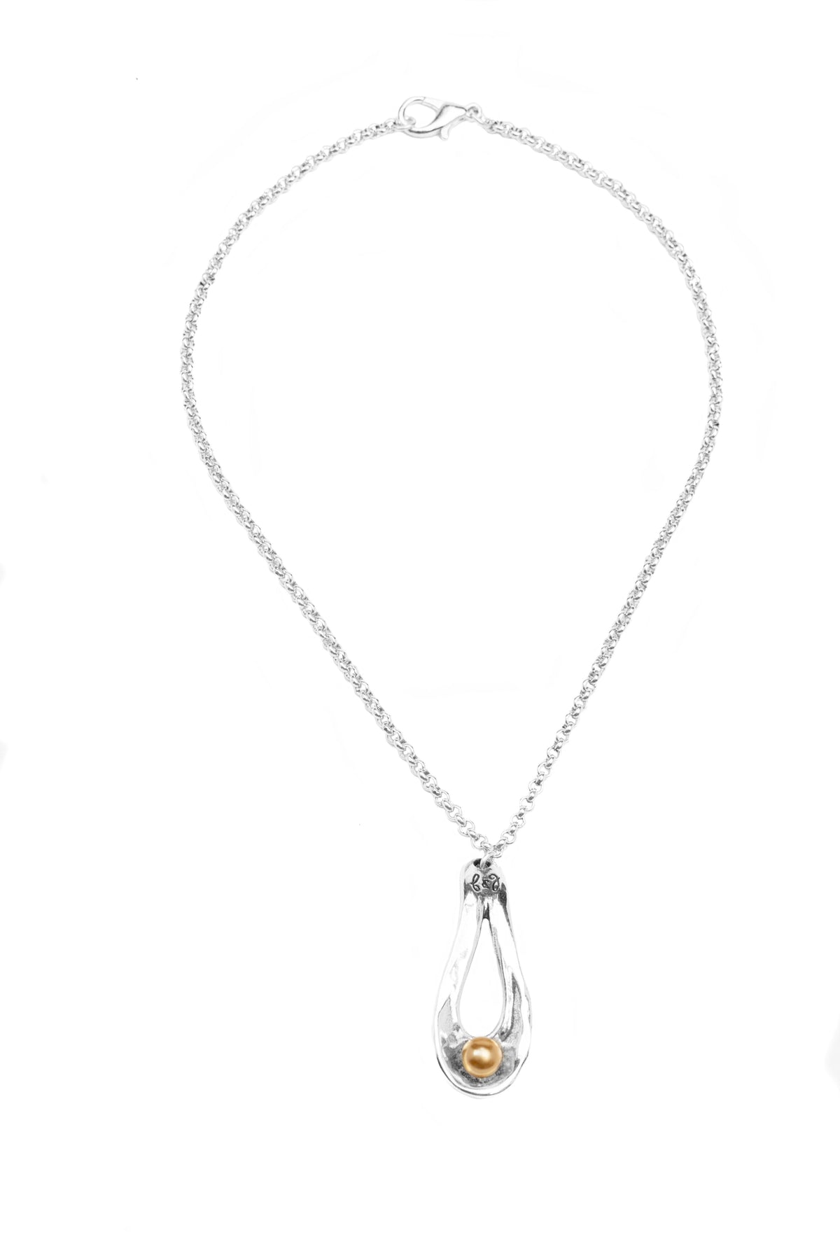 Collar corto con baño de plata y perla de cristal