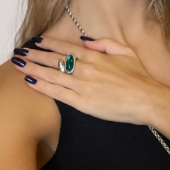 Anillo con baño de plata y cristal
