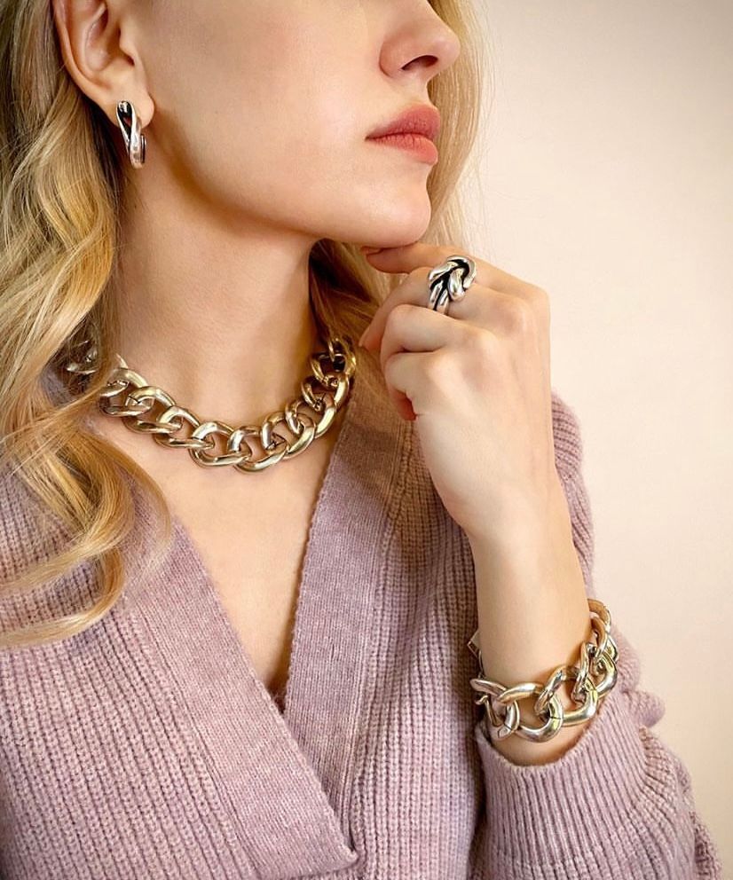Collar corto con baño de plata