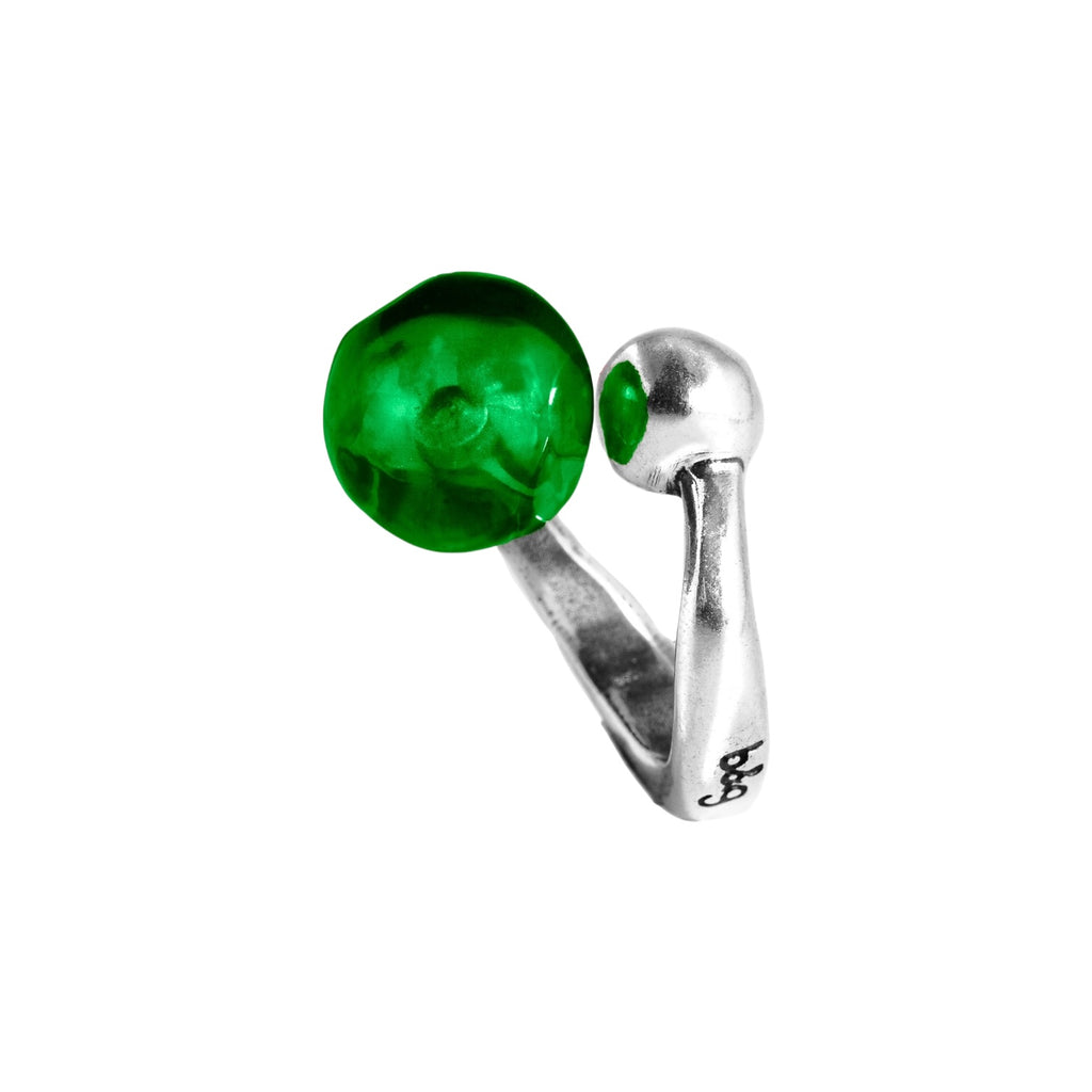 Anillo con baño de plata y resina