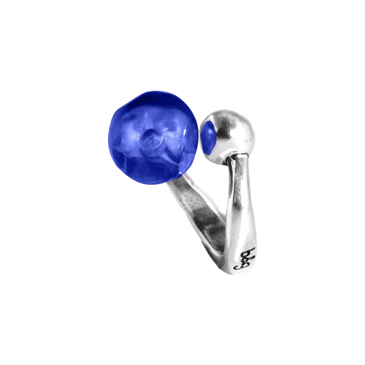 Anillo con baño de plata y resina
