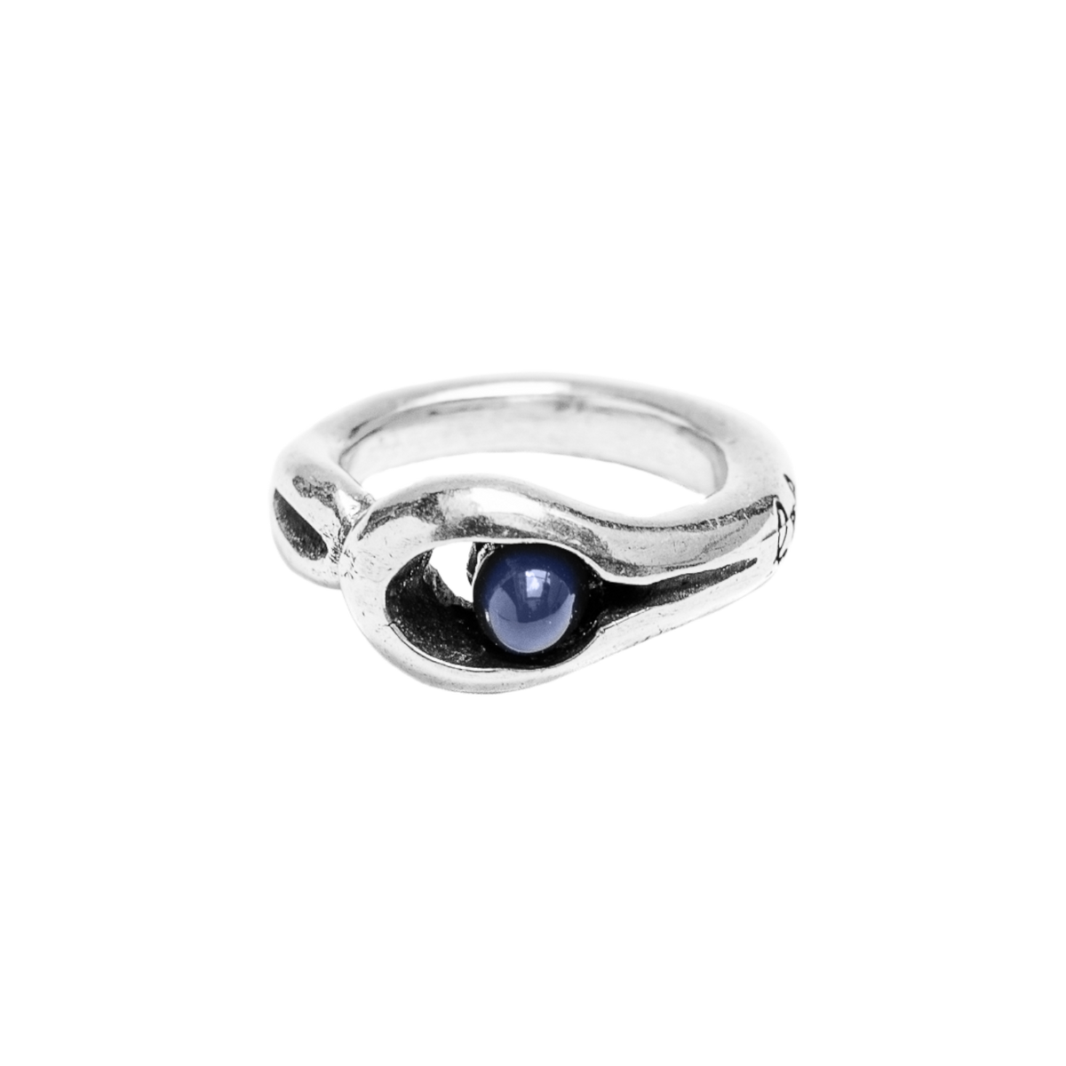Anillo con baño de plata y resina
