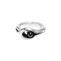 Anillo con baño de plata y resina
