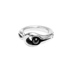 Anillo con baño de plata y resina