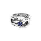 Anillo con baño de plata y resina
