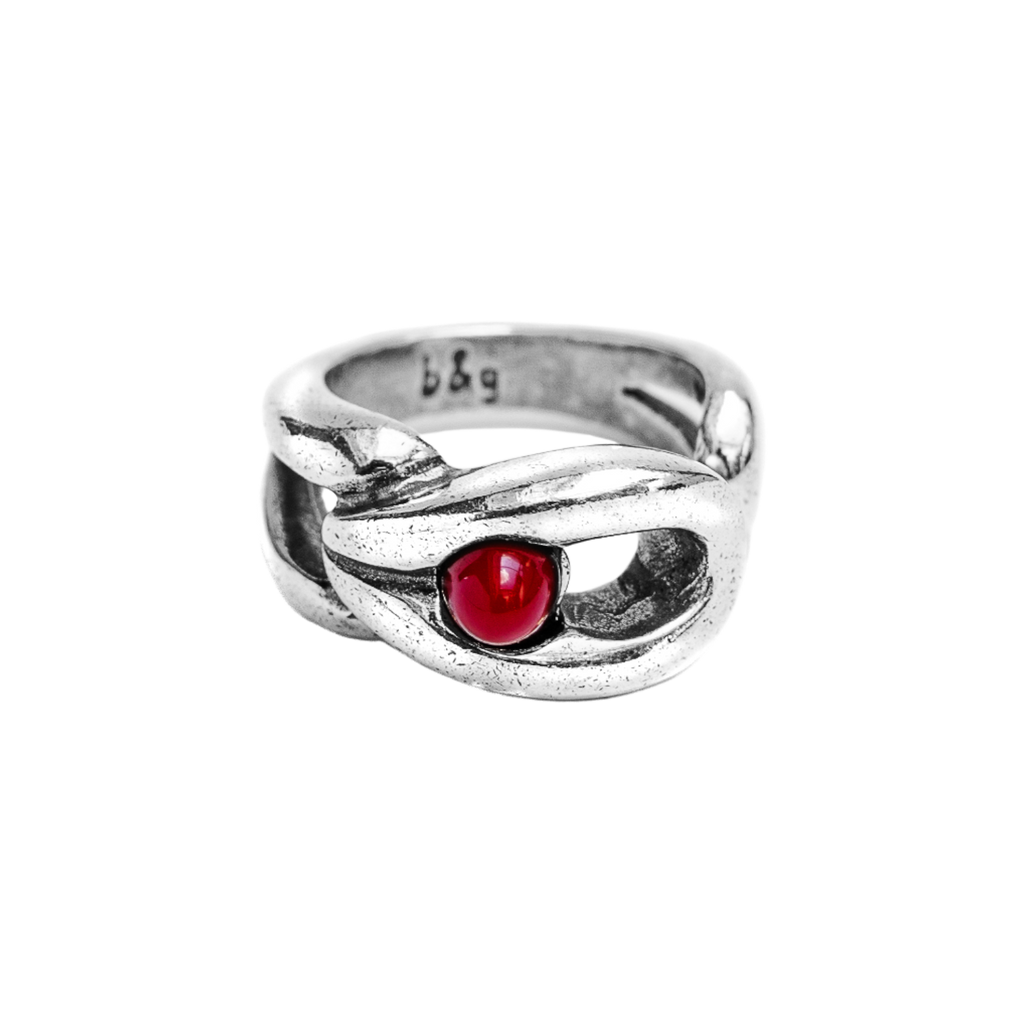 Anillo con baño de plata y resina