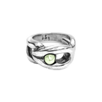 Anillo con baño de plata y resina