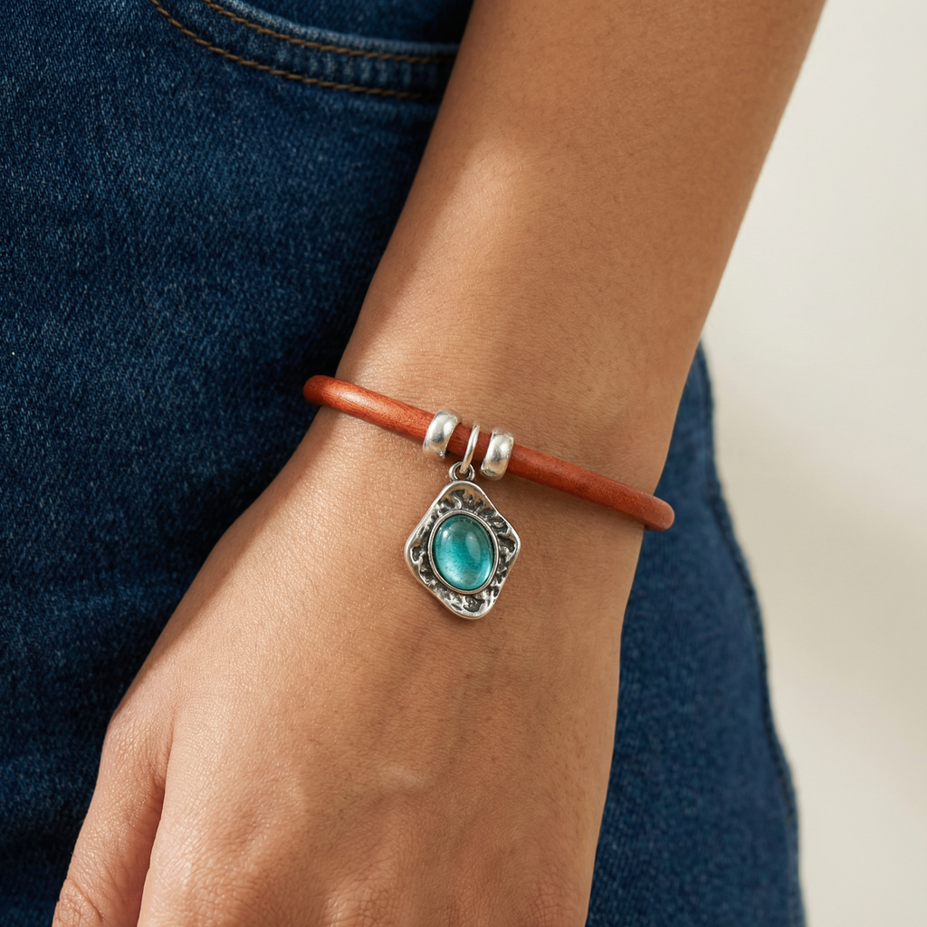 Pulsera Alma charms cuero